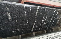 सफेद रंगीन सामग्री के साथ विभिन्न रंग नियंत्रण प्राकृतिक पत्थर स्लैब काले ग्रेनाइट